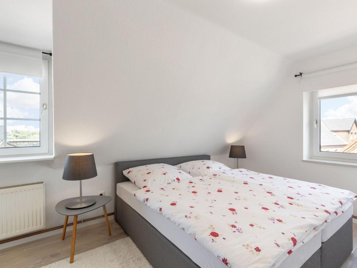 Scenic Apartment In Oldenburg Near Sea And Forest Max 3 Adults Dannau Buitenkant foto